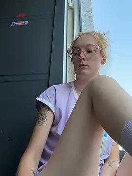 DouceMarine online show from July 28, 7:04 pm