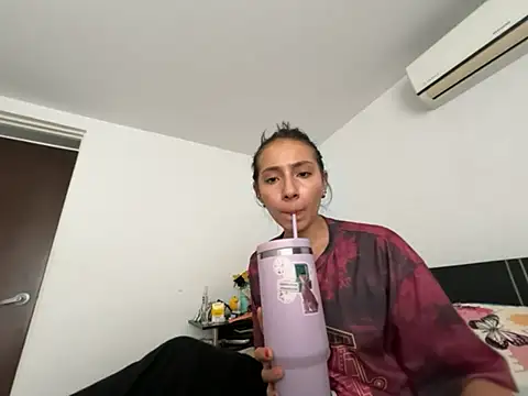 Jenniieebellx online show from July 26, 9:33 pm