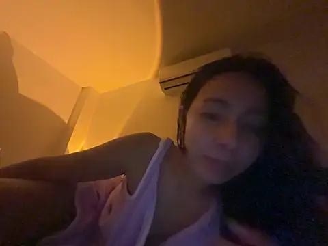 Jenniieebellx online show from July 28, 3:26 am