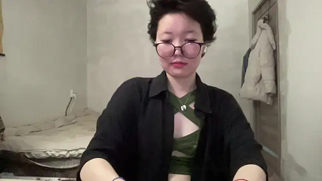 warmdew online show from July 29, 10:37 am