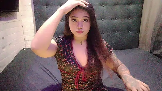 FoxxyJesa online show from June 12, 4:15 pm
