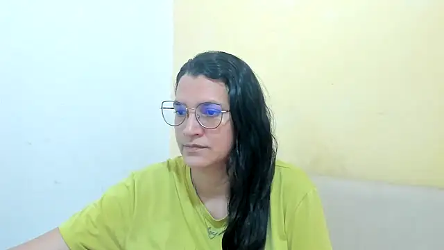 MARILYN GARCIA online show from April 13, 7:03 pm