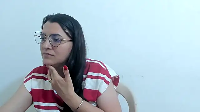 MARILYN GARCIA online show from September 15, 4:25 pm