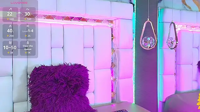 Aisha-Saadi online show from August 8, 1:19 pm