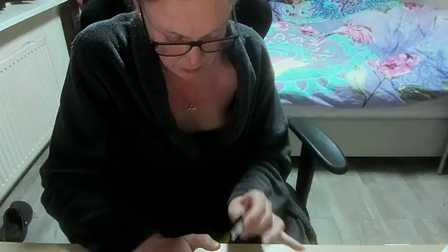 minoesje37 online show from March 11, 8:22 pm