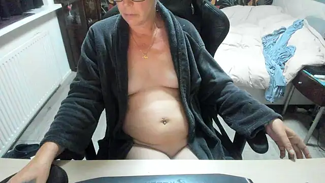 minoesje37 online show from September 17, 7:56 pm