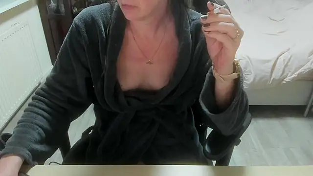 minoesje37 online show from March 18, 8:47 pm