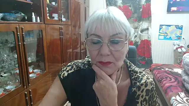 Snapshot of JenaCheim chatting on October 10, 7:30 pm JenaCheim online show from October 10, 7:30 pm