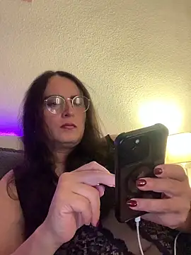 Chic desire online show from May 9, 8:55 pm