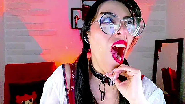 Snapshot of sky_girl1 chatting on September 27, 5:47 am sky girl1 online show from September 27, 5:47 am