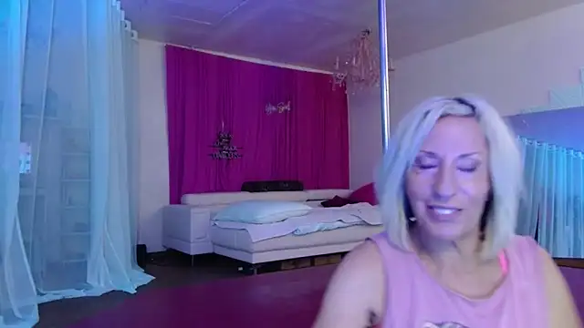 Snapshot of Sweet-Ginger chatting on October 11, 4:42 pm Sweet-Ginger online show from October 11, 4:42 pm
