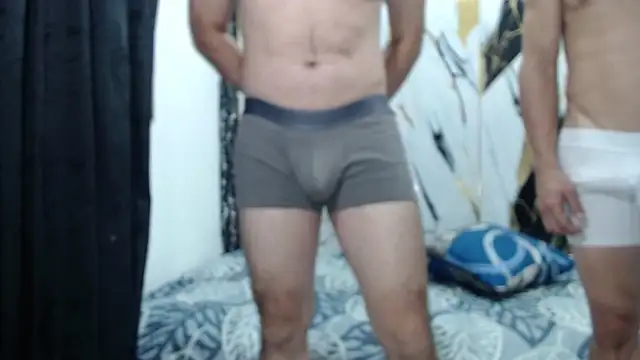 Snapshot of BruceAnRobin chatting on September 10, 11:05 pm BruceAnRobin online show from September 10, 11:05 pm
