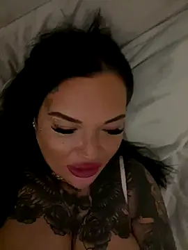  MelinaCurves  online show from January 7, 10:57 pm