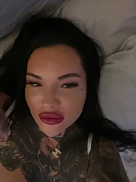  MelinaCurves  online show from January 11, 8:14 pm