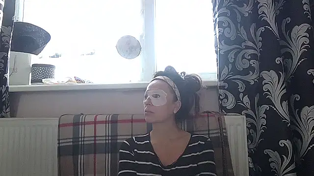 LindaStarS online show from April 19, 6:13 am