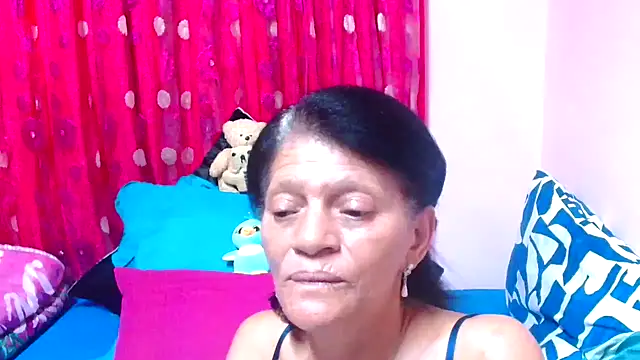 SLUTTYROXY online show from October 19, 6:48 am