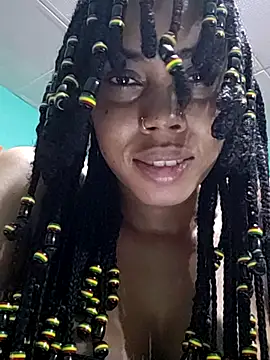 Snapshot of HONEYSWEETS_LIVE chatting on October 5, 1:10 am HONEYSWEETS LIVE online show from October 5, 1:10 am