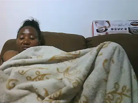 Snapshot of ebonytitts4u chatting on October 5, 6:35 pm ebonytitts4u online show from October 5, 6:35 pm