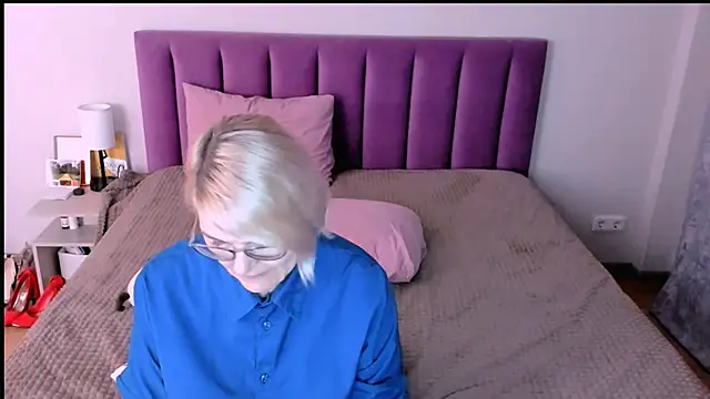 sabrinamacmarren online show from November 23, 2:30 pm