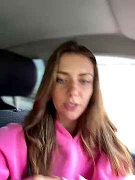 Snapshot of MariiD chatting on October 2, 9:14 am MariiD online show from October 2, 9:14 am