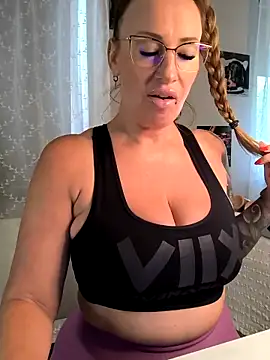 missjenn x online show from September 15, 8:22 am