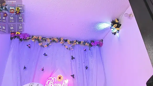 Snapshot of sweetbambi23 chatting on September 21, 8:24 am sweetbambi23 online show from September 21, 8:24 am