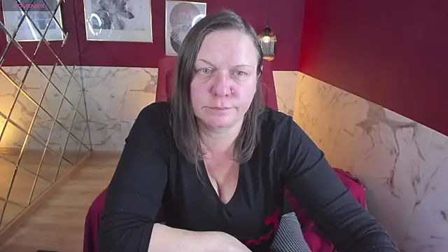 KellyPerfection online show from November 17, 5:35 pm