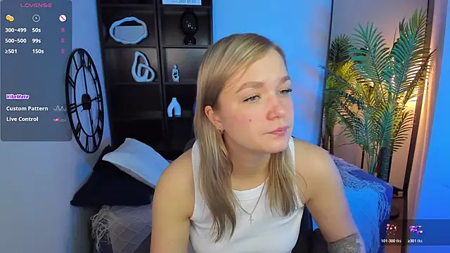 BellaDreamy online show from November 14, 9:20 am