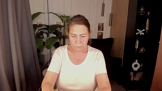 LindaPassionate online show from July 28, 7:39 pm