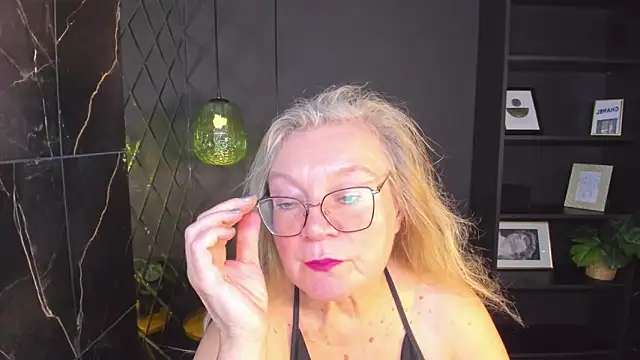 Snapshot of NataliMellow chatting on October 18, 1:14 pm NataliMellow online show from October 18, 1:14 pm