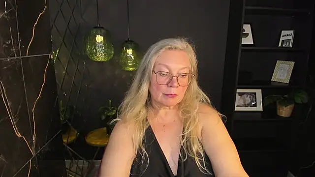 Snapshot of NataliMellow chatting on October 5, 3:17 pm NataliMellow online show from October 5, 3:17 pm