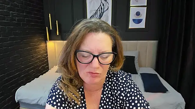 LeaPure online show from January 31, 7:11 pm