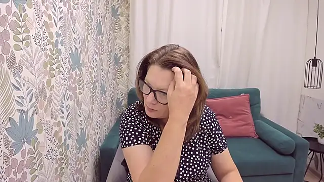 LeaPure online show from November 8, 5:12 am