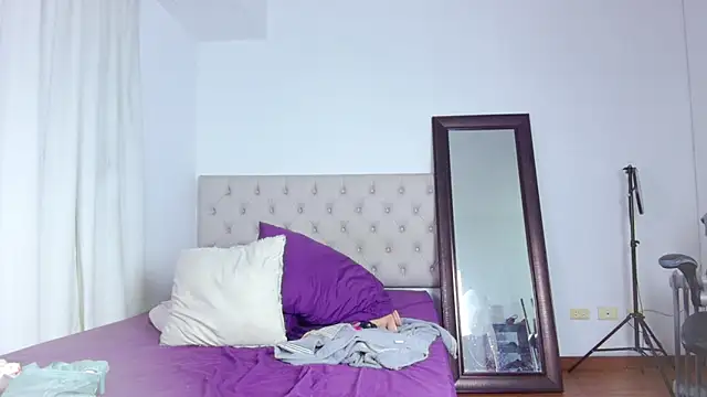 ms freyax online show from March 24, 4:18 am