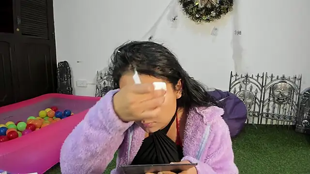 AbbyTaylorr online show from October 8, 4:50 am