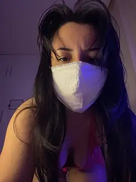 White-Petite online show from April 3, 7:56 pm