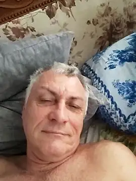  lady red  online show from February 14, 11:01 am