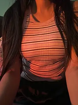 Cute crystal online show from May 27, 7:49 am