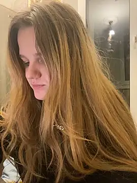 Snapshot of -MimmiLissa- chatting on October 19, 5:04 pm -MimmiLissa- online show from October 19, 5:04 pm