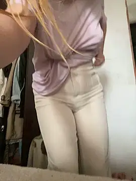 Snapshot of -MimmiLissa- chatting on September 12, 12:56 pm -MimmiLissa- online show from September 12, 12:56 pm