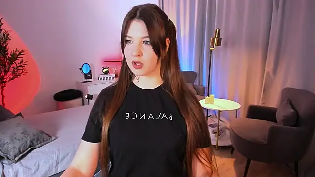 ElizaMild online show from March 11, 1:36 pm