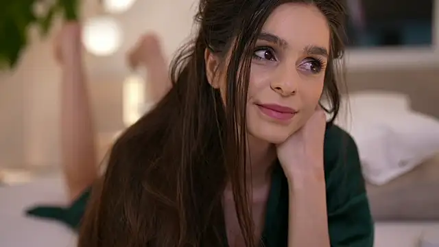 DoviaClaire online show from November 24, 8:16 am