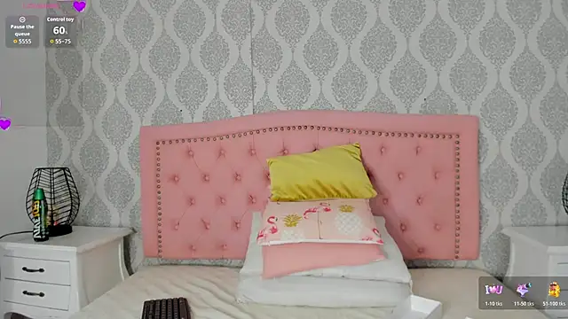 Princsgirl  online show from April 18, 6:43 pm