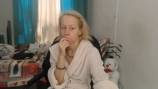 LuxuryNika online show from October 26, 10:11 am