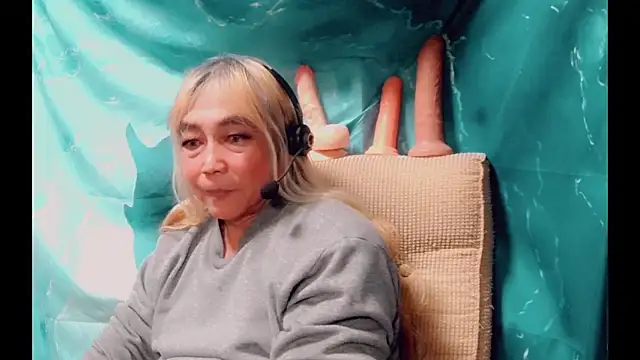 DLPnaoki8 online show from November 18, 2:07 pm