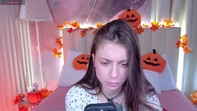 Eille Elfie online show from October 20, 5:21 am