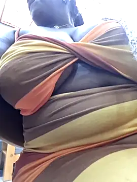 Adrilovechocolate online show from May 24, 2:27 pm