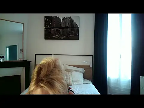 Snapshot of ADreamLady chatting on October 2, 4:01 pm ADreamLady online show from October 2, 4:01 pm
