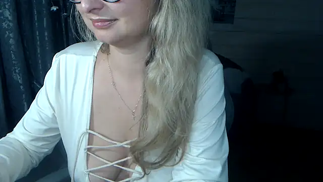 Snapshot of RubiLakros chatting on September 12, 9:11 pm RubiLakros online show from September 12, 9:11 pm