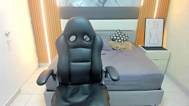 LEYNABRAUN online show from February 17, 12:48 pm